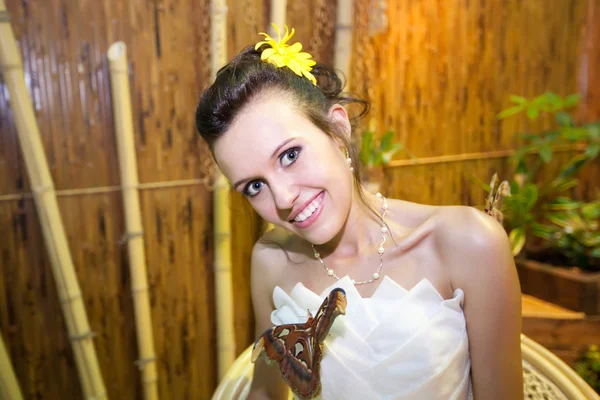 Happy smiling bride — Stock Photo, Image