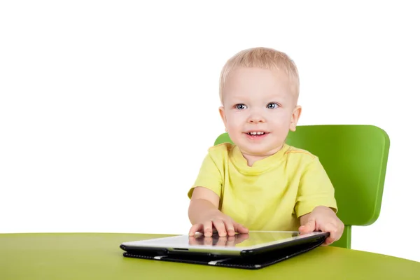 Lindo niño pequeño — Foto de Stock