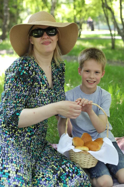 Pique-nique familial d'été — Photo