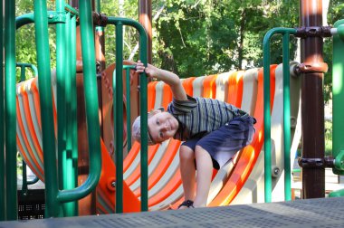 küçük çocuk oyun