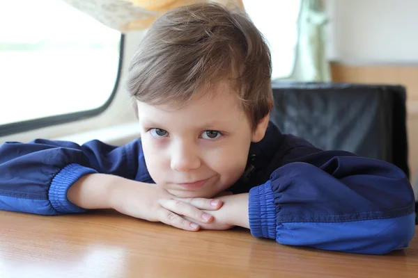 Lindo niño pequeño —  Fotos de Stock