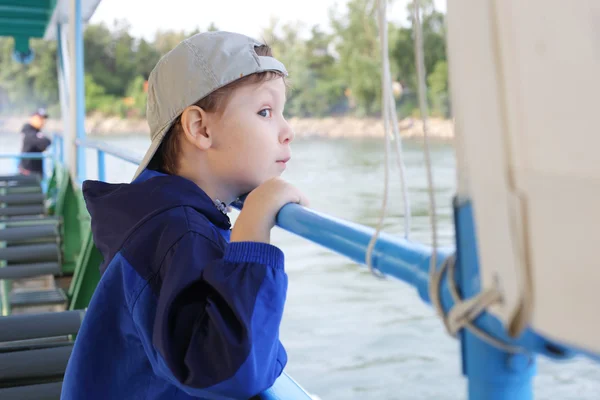 Boy in a ship journey — Stock Photo, Image