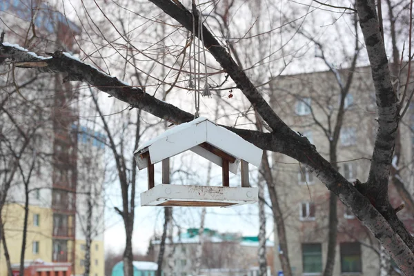 Winter Vogelhuis/waterbak — Stockfoto