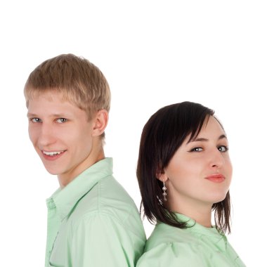 oğlan ve kız arka arkaya ayakta