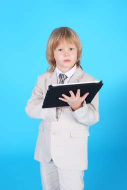 Tablet Pc ile küçük beyefendi