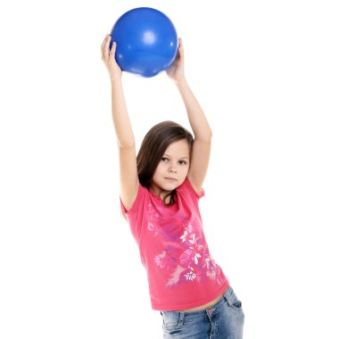 Genç kız egzersizleri yapıyor