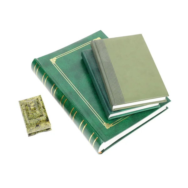 Grüne Blätter Bücher und Schatulle — Stockfoto