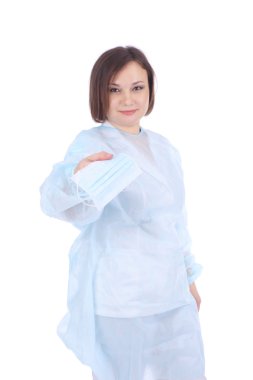 Güzel doktor holding koruyucu maske