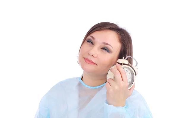 Joven mujer somnolienta con reloj — Foto de Stock