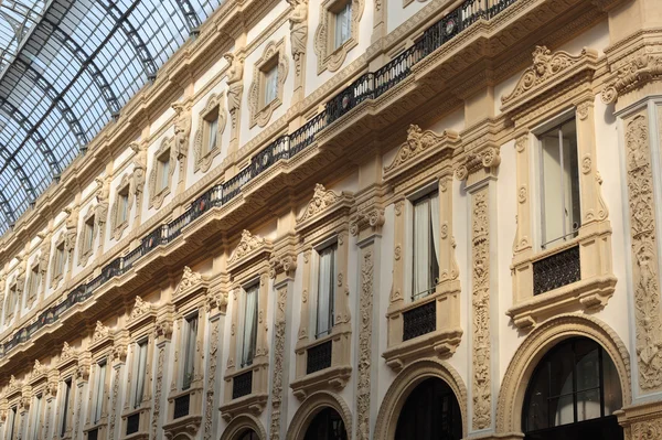 Windows of historic building — Stock Photo, Image