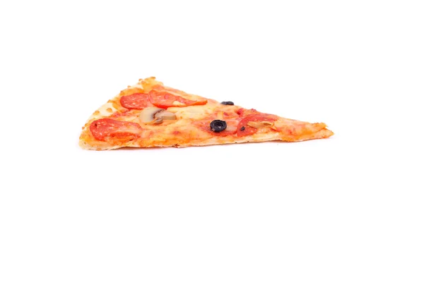 Ломтик пиццы изолирован — стоковое фото