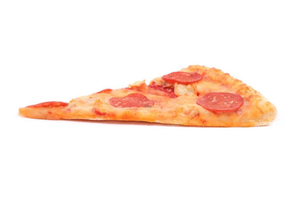 Stück Pizza isoliert — Stockfoto