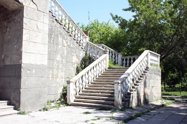 Escadas de uma casa velha — Fotografia de Stock