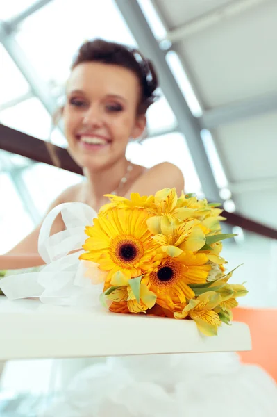 Young smiling bride — Stock Photo, Image