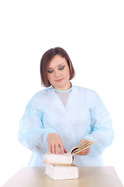 Femme médecin avec les livres — Photo