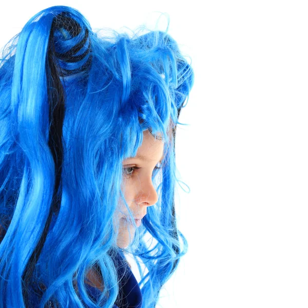 Ragazza con una parrucca blu — Foto Stock