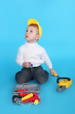 Şirin küçük çocuk.