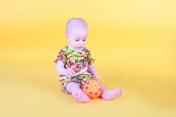 Niedliches kleines Baby — Stockfoto