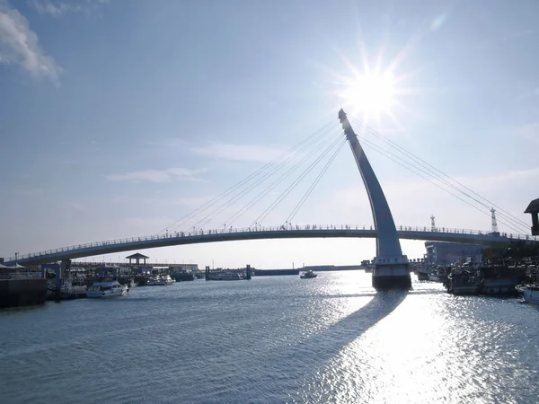 Puente y sol — Foto de Stock