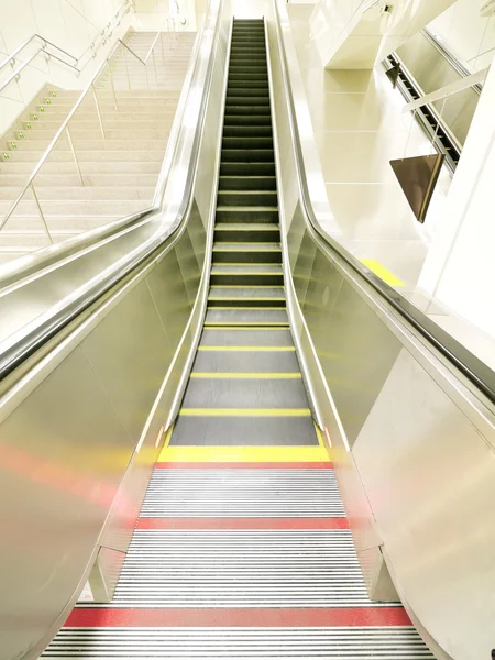 Dlouhé eskalátor — Stock fotografie
