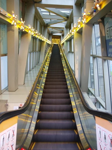 Long escalator — Stock Photo, Image