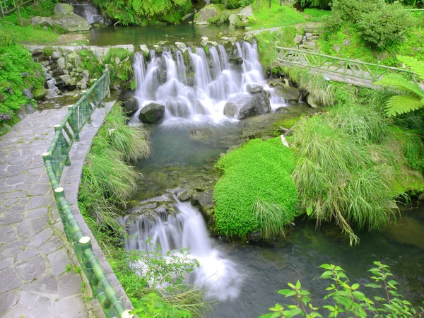 Waterfall and rocks — Stock Photo, Image