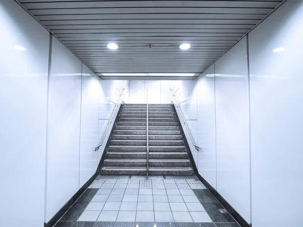 Treppe und Gehweg — Stockfoto