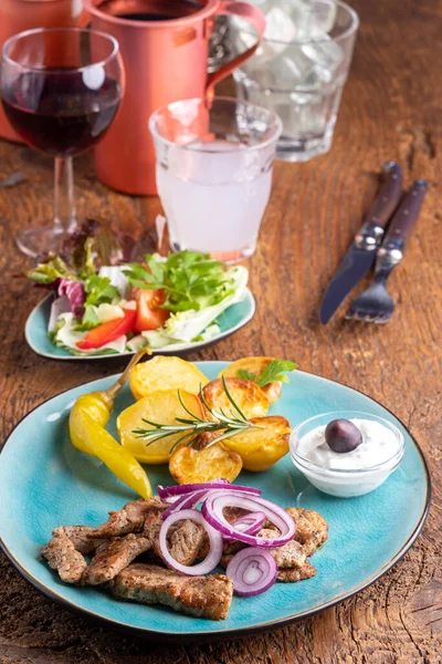 Greek Gyros Salad Ouzo — Stock Photo, Image