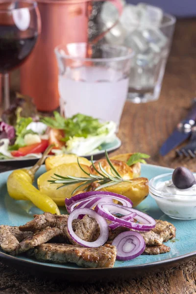 Greek Gyros Salad Ouzo — Stock Photo, Image