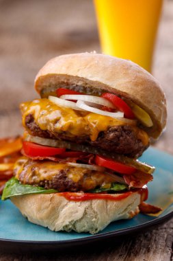 Ev yapımı çizburger.
