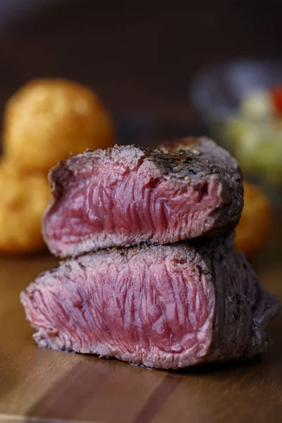 Filete Parrilla Una Tabla Cortar —  Fotos de Stock