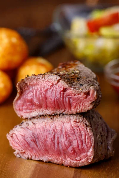 Filete Parrilla Una Tabla Cortar — Foto de Stock