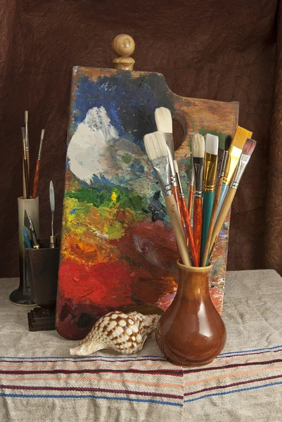 Araçlar sanatçı - ressam.