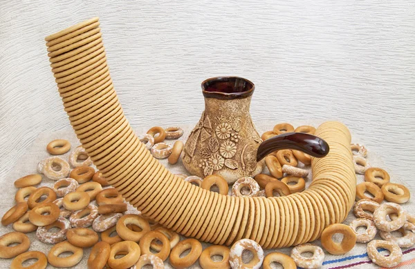 Still life with cookies and coffee maker. — Stock Photo, Image