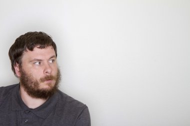 Çok fazla kopya alanı olan bir resimde onun tarafına bakmak