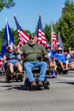 Boise, Idaho - 4 Temmuz 2016: Boise, Idaho'da 4 Temmuz Geçit Töreni'nden geçen Engelli Amerikan Gazileri Üyesi