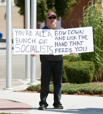 Meridian, Idaho/Usa - 30 Temmuz 2016: Jack Yantis'in öldürüldüğünü hatırlayan gruptan protestocu karşı 