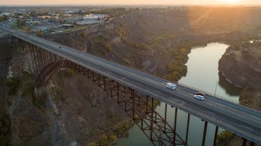 Köprü Twin Falls Idaho 'ya açılıyor.