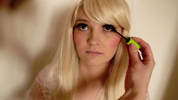 Make-up, Wimperntusche auftragen — Stockvideo