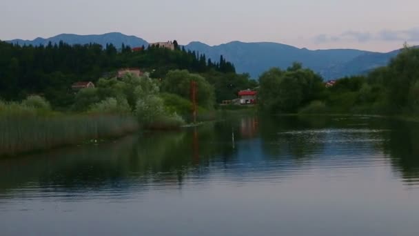 Sunset bulvarında göl İşkodra — Stok video