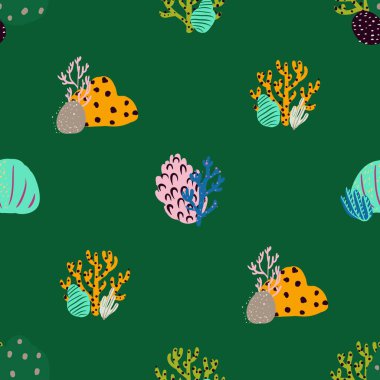 Güzel mercanları olan parlak sualtı desenleri..