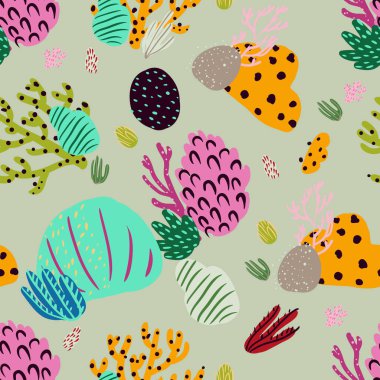 Güzel mercanları olan parlak sualtı desenleri..