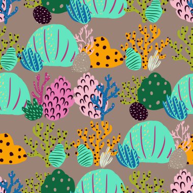 Güzel mercanları olan parlak sualtı desenleri..