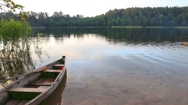 Bateau sur le lac 