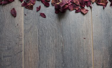 Kuru gül yaprakları 