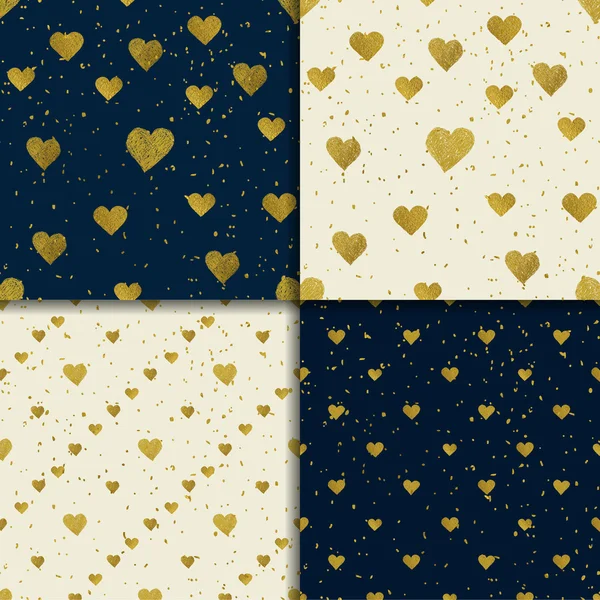 Набор узоров из золотых сердец без печати — стоковый вектор