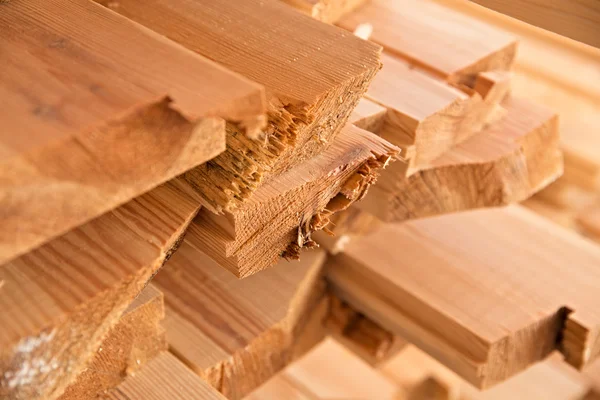 Ξύλινα ξυλείας σε ένα πριονιστήριο — Φωτογραφία Αρχείου