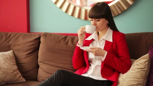 Businesslady пити каву — стокове відео