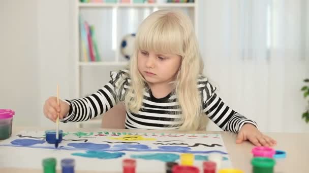 Imagem de pintura menina — Vídeo de Stock