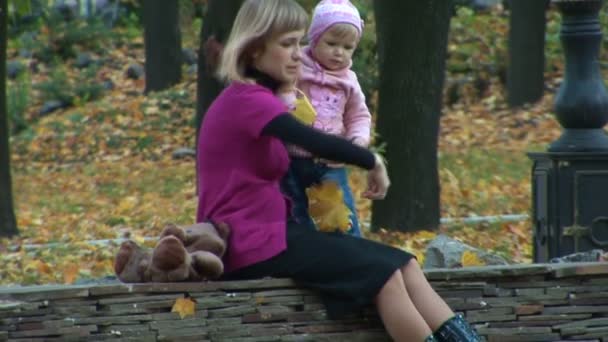 Mother and child near the pond — Stock Video